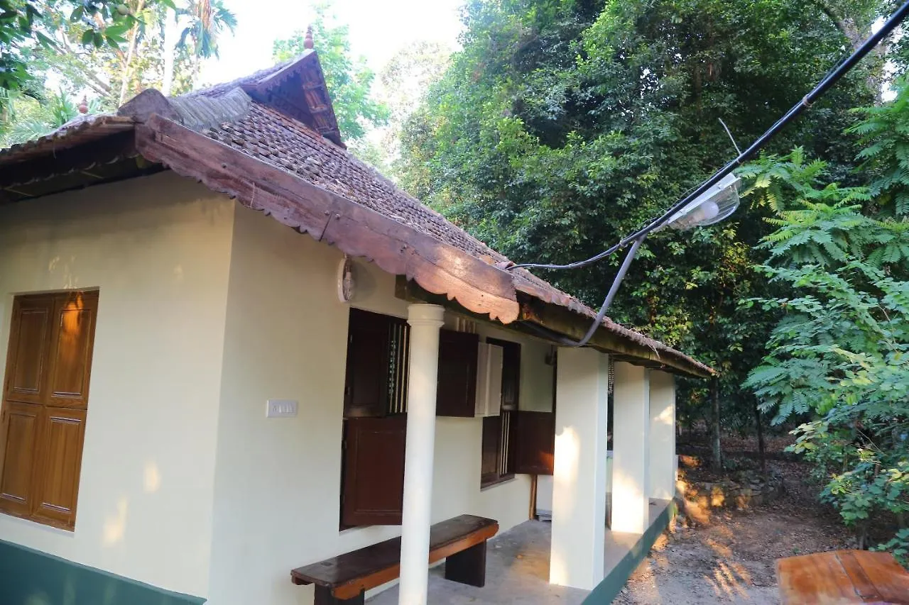 The Mana-Heritage Stay - Chengazhimattam Mana Kottayam 0*,  Ινδία